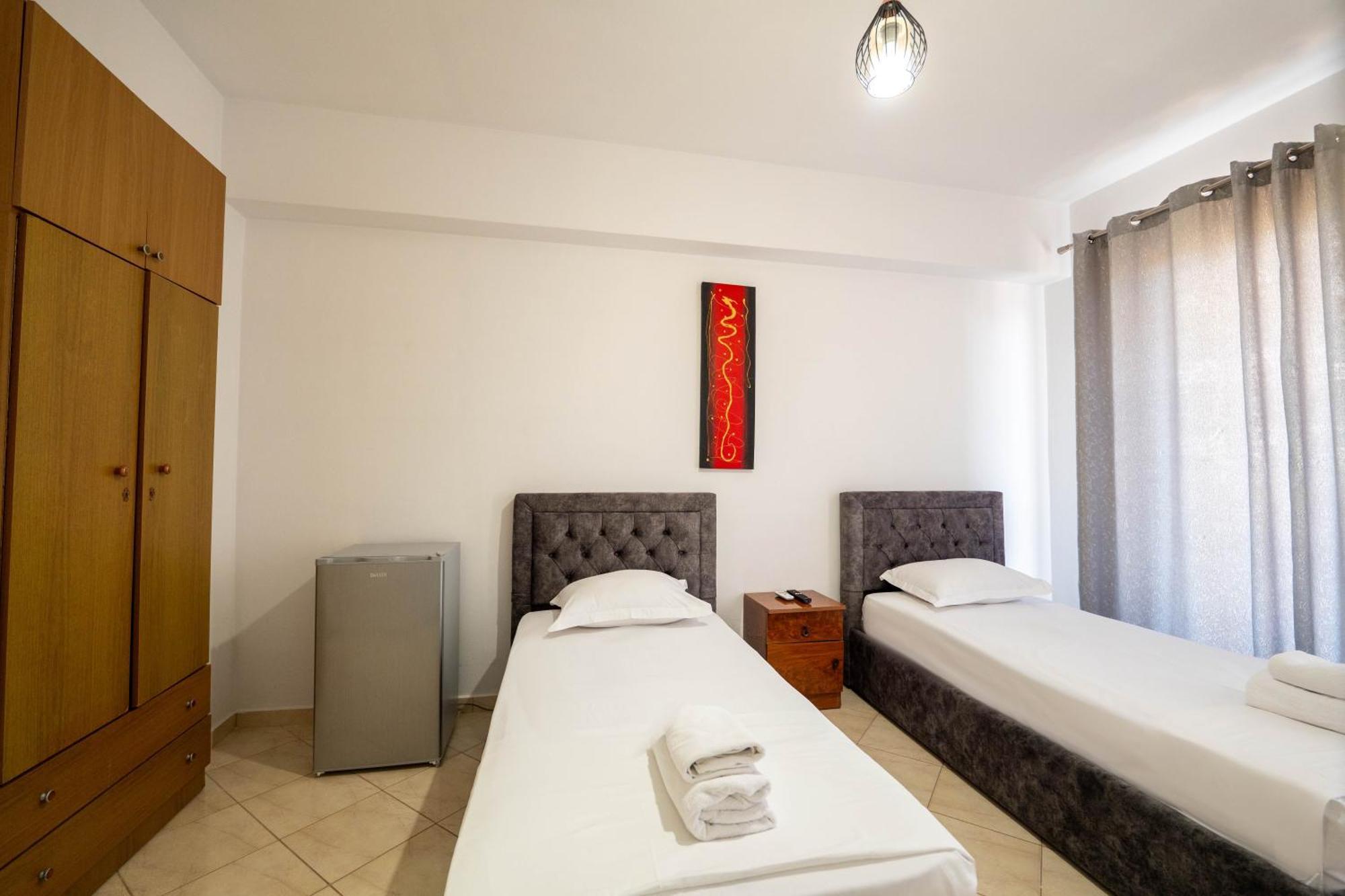 Alnes Hotel Sarandë Exterior foto