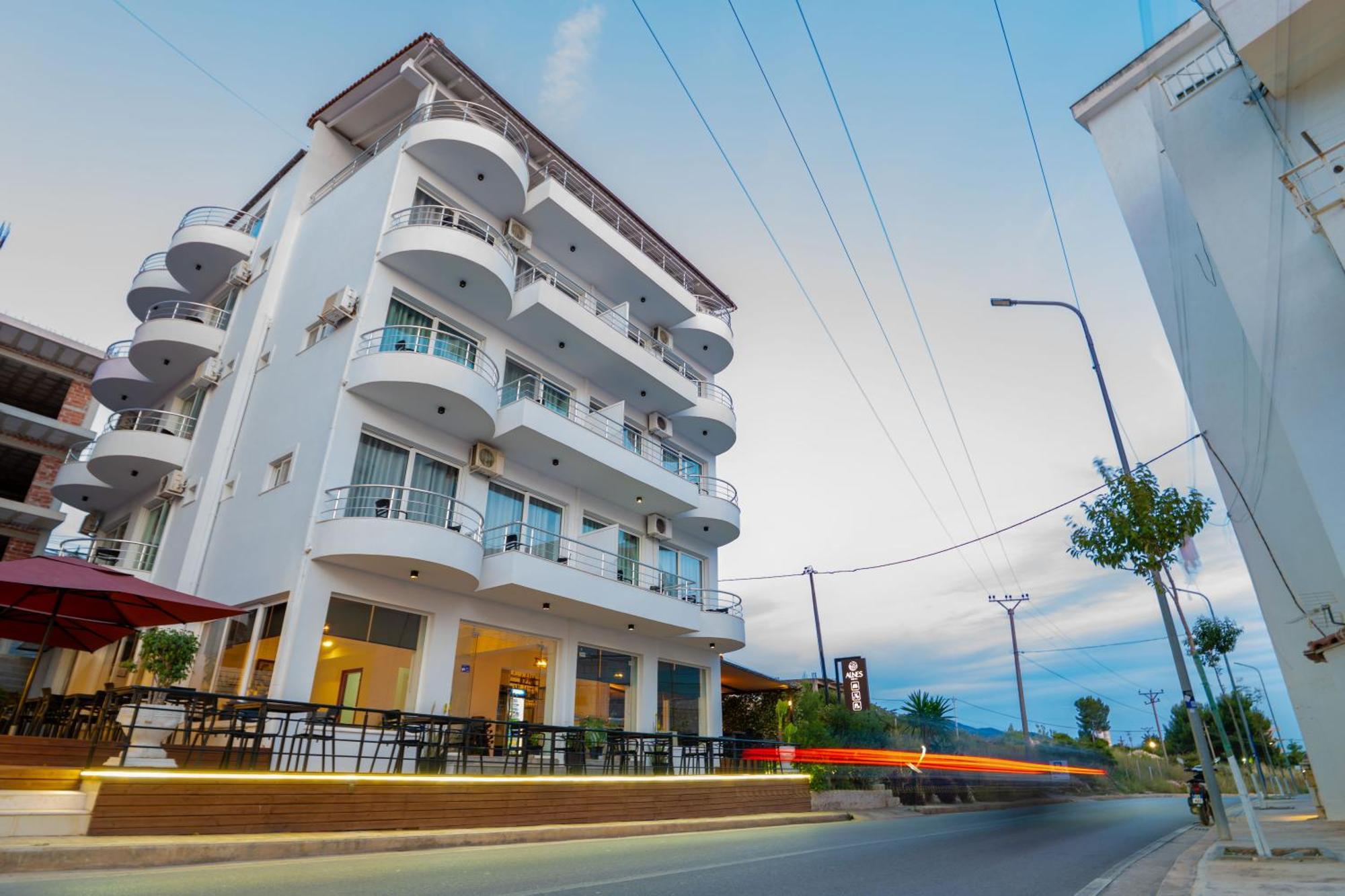 Alnes Hotel Sarandë Exterior foto