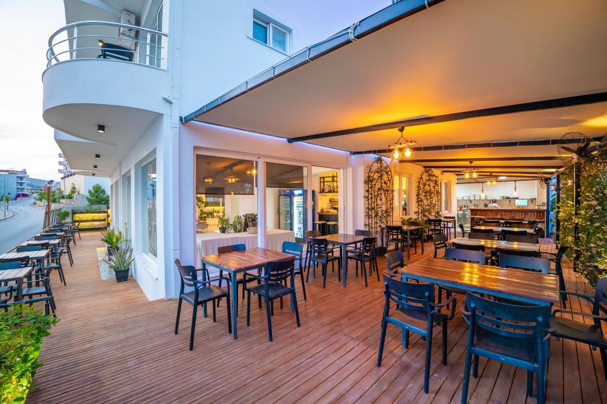 Alnes Hotel Sarandë Exterior foto
